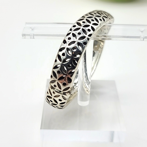 Brighton "GEO TWIRL" Hinged Wavy Silver Bangle w Cut-Out Patterned Detail! - Picture 3 of 12